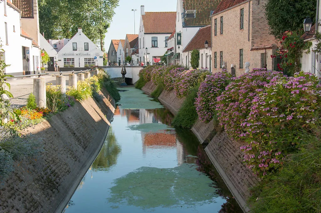 B&B Chez Marraine Bruges Bed & Breakfast